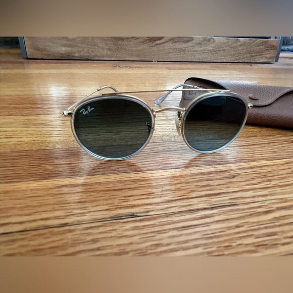 Never worn Ray Ban Round Double Bridge with Blue Gradient Lenses and Gold Frame - Picture 10 of 11
